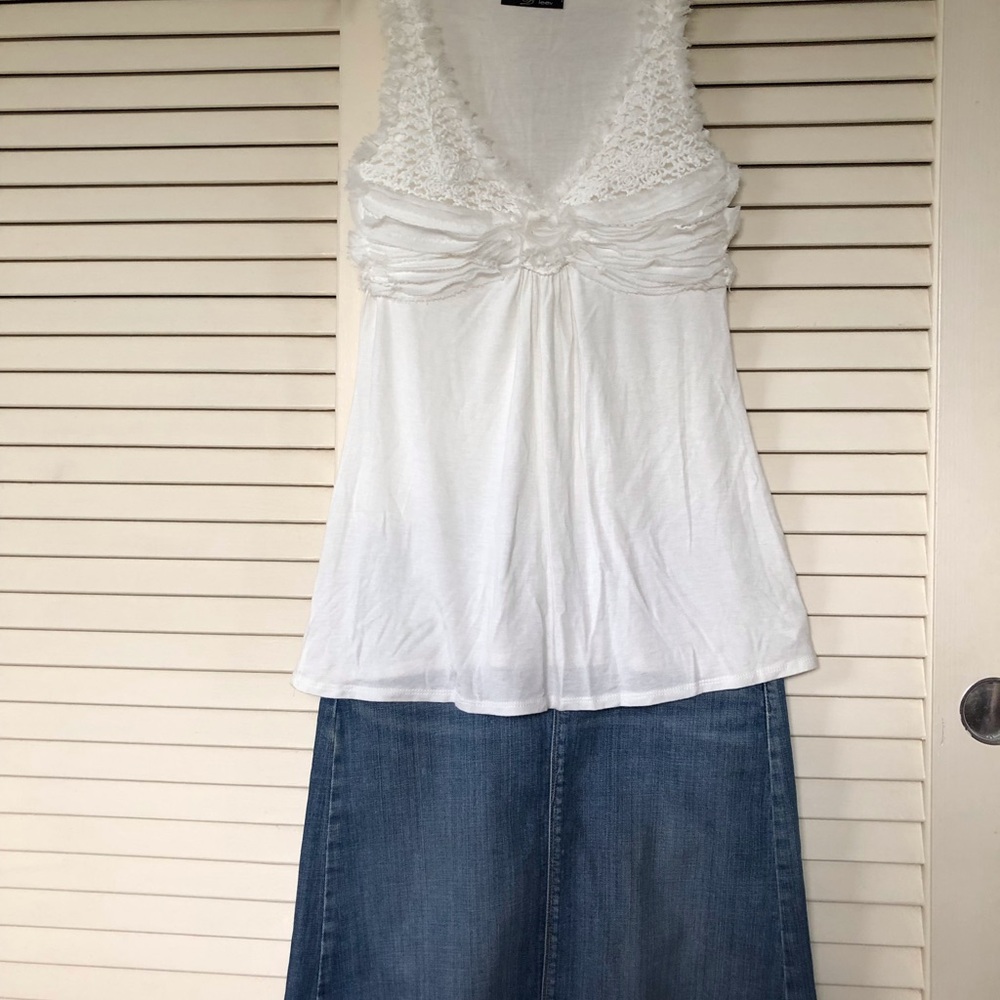 B Leev White Tops